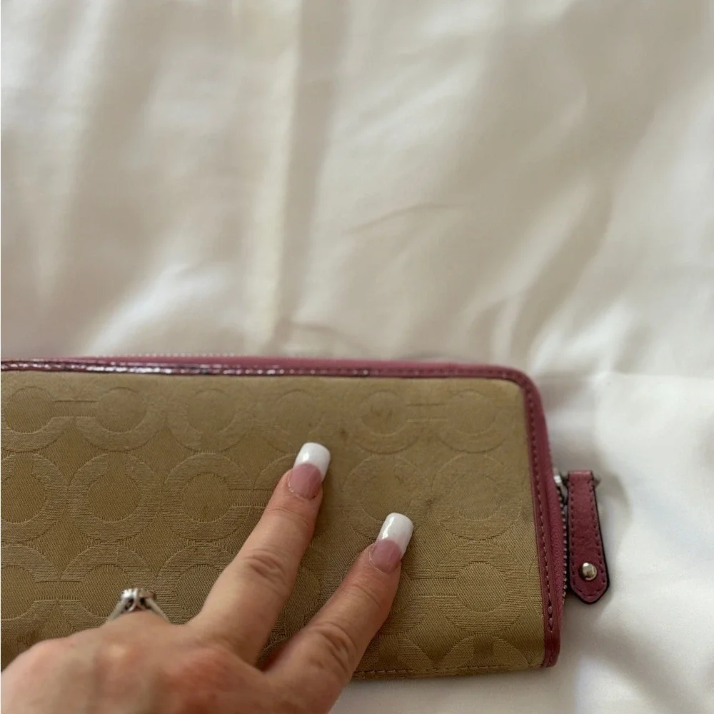 Rare Mauve Vintage Coach‎ Wallet